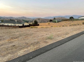 20125 Sears Dr, Tehachapi, CA 93561