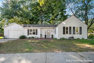 482 W 22nd St, Holland, MI 49423