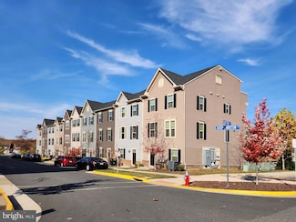 7838 Francis Dickens Ln, Annandale, VA 22003