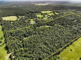 2456 County Road 4550, Pennington, TX 75856