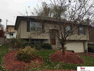 8118 Wildewood Dr, Omaha, NE 68127