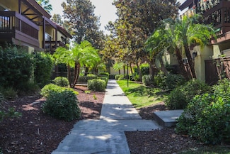 2881 E Huntington Blvd Unit 230, Fresno, CA 93721
