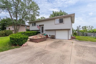 303 W South St, Spring Hill, KS 66083