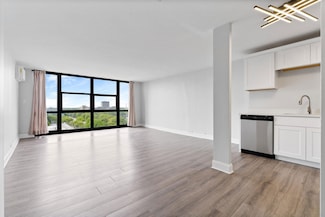 2901 S Michigan Ave Unit 903, Chicago, IL 60616