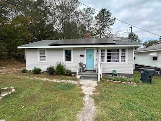 207 Pridmore St, Laurens, SC 29360