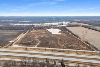 7300 John Deere Rd, Moline, IL 61265