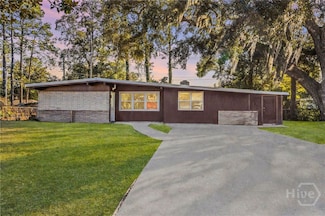 21 Willow Rd, Savannah, GA 31419