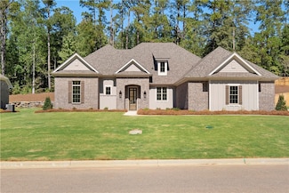 124 Merlin St, Opelika, AL 36801