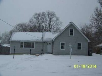 682 N Crystal St, Elgin, IL 60123