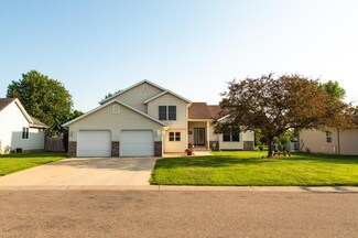 703 Circle Dr, Wabasha, MN 55981