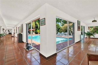 8150 SW 77th St, Miami, FL 33143