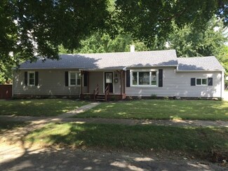 211 N Willow St, Flora, IN 46929