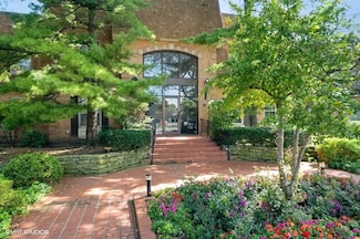 1220 Park Ave W Unit 110, Highland Park, IL 60035