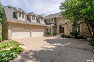 1517 Old Freeport Ct, Bettendorf, IA 52722