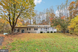 9830 Wineberry Rd, Marshall, VA 20115