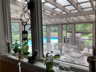 21 Memory Ln, Ashaway, RI 02804