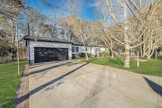 361 Erie St, Holbrook, NY 11741