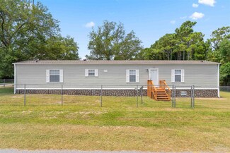 1751 St Mary Dr, Gulf Breeze, FL 32566