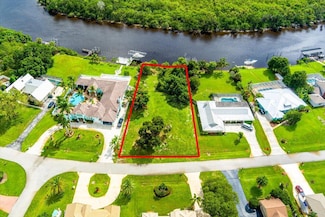 733 SE Hidden River Dr, Port St. Lucie, FL 34983