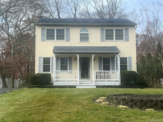 48 Crystal Beach Blvd, Moriches, NY 11955