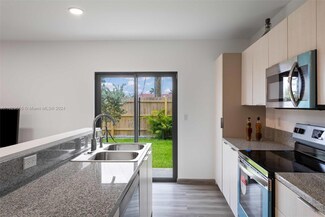564 NW 7th St Unit 6, Florida City, FL 33034