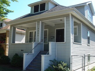 3653 W Eddy St, Chicago, IL 60618