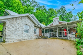 604 U S 421, McKee, KY 40447