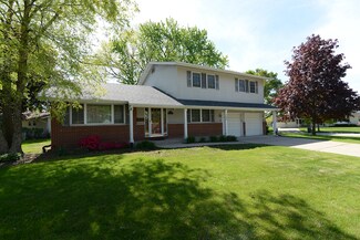 145 S Belle Ave, Palatine, IL 60074