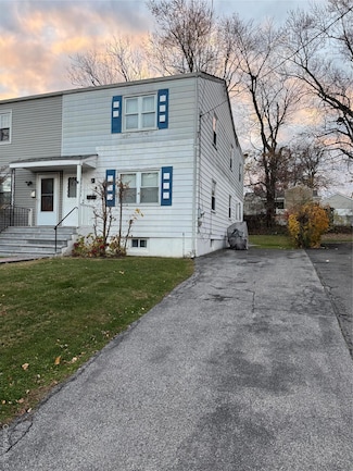 98 Clinton Ave, New Rochelle, NY 10801