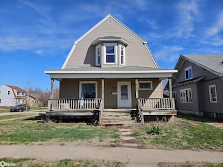 711 W Boone St, Marshalltown, IA 50158