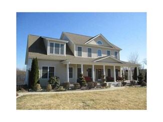 3 Rolling Brook Ln, Blackstone, MA 01504
