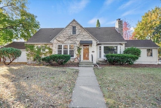 860 Ivy Ave W, Saint Paul, MN 55117