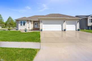2008 33rd St S, Moorhead, MN 56560