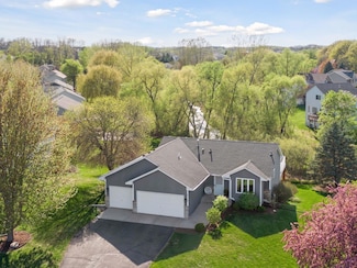 5715 Yucca Ln N, Plymouth, MN 55446