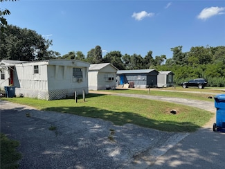 1623 Brazos St, Hempstead, TX 77445