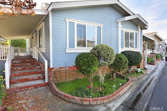 61 Saddleback Rd, Tustin, CA 92780