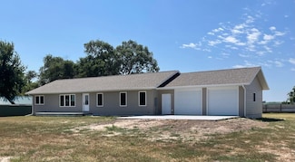 512 S Carroll St, Arnold, NE 69120