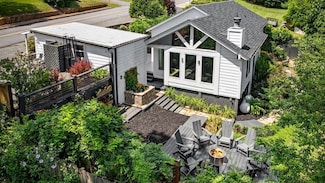 70 Mckinney St, Blue Ridge, GA 30513