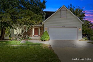 1971 Amanda Dr, Jenison, MI 49428
