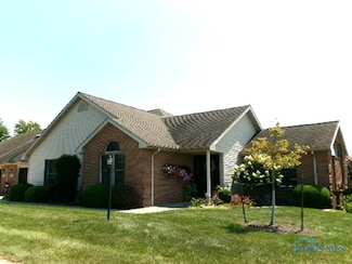 304 Oakview (Unit E) Dr, Ottawa, OH 45875