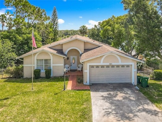 909 1/2 Valentina Dr, Dundee, FL 33838