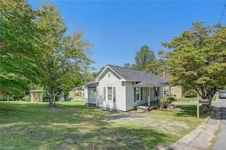 729 E Warren Ave, Eden, NC 27288
