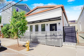 242 van Duzer St, Staten Island, NY 10304