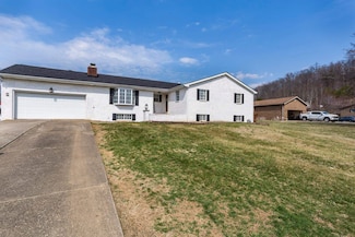 48 Walnut Ln, Huntington, WV 25704