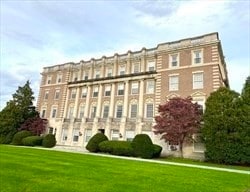 16 Balmoral St Unit 406, Andover, MA 01810