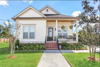 2301 Mehle St, Arabi, LA 70032