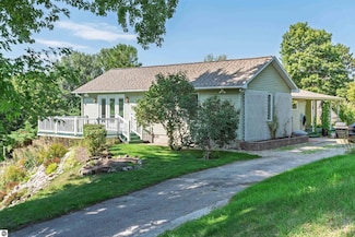 10311 SE Torch Lake Dr, Alden, MI 49612