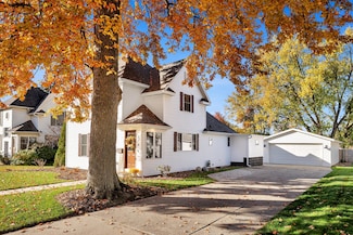 276 S Maple St, Zeeland, MI 49464