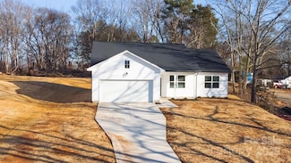4119 Pebblebrook Cir SW, Concord, NC 28027