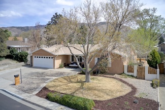4526 Oahu Dr NE, Albuquerque, NM 87111
